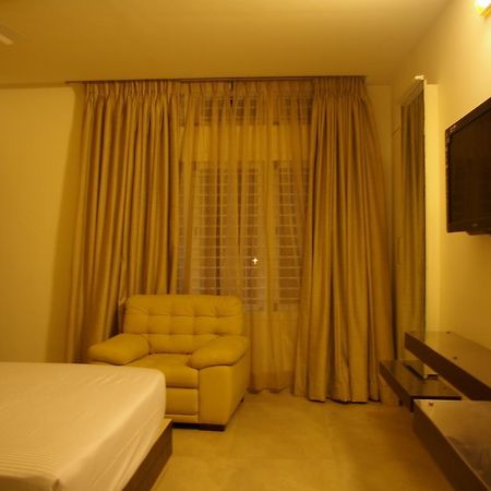 Roseline Suites Бангалор Екстериор снимка