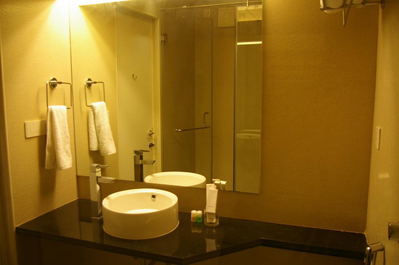 Roseline Suites Бангалор Екстериор снимка